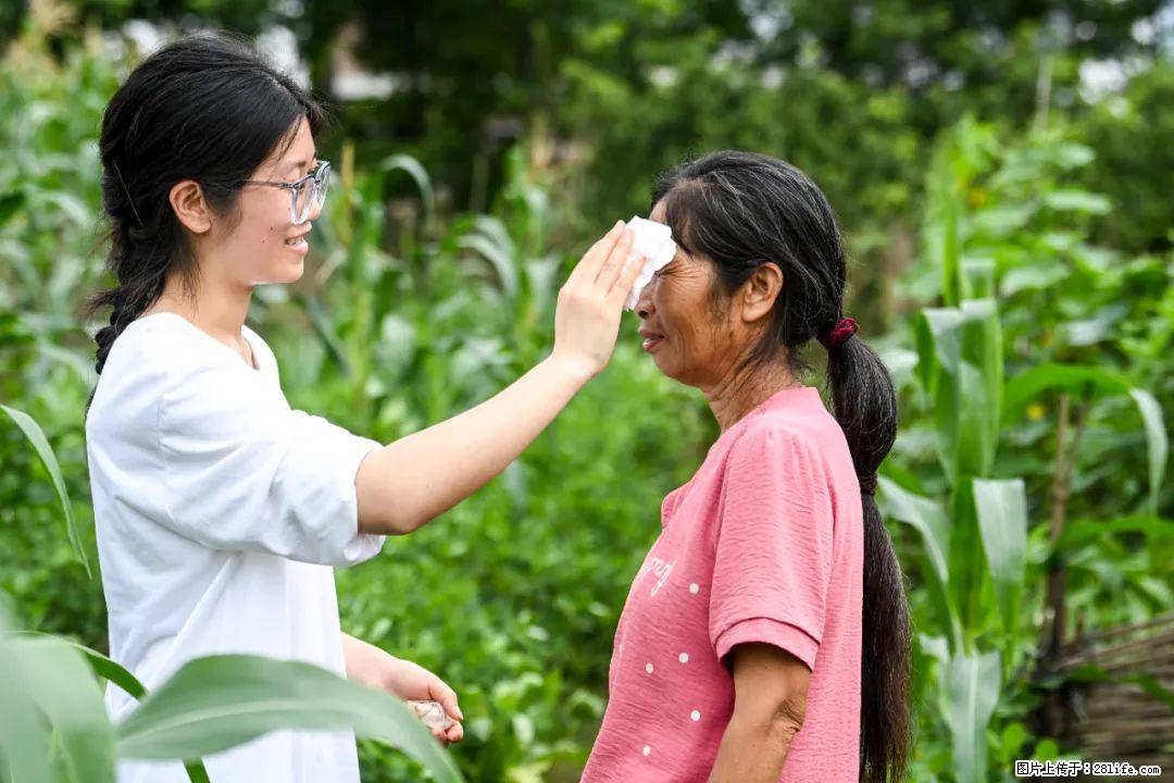 全网追的“扁担女孩”,找了一份暑假工,时薪12元 - 通辽生活资讯 - 通辽28生活网 tongliao.28life.com